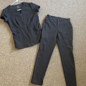 Jaanuu Scrub Set. Like New!
